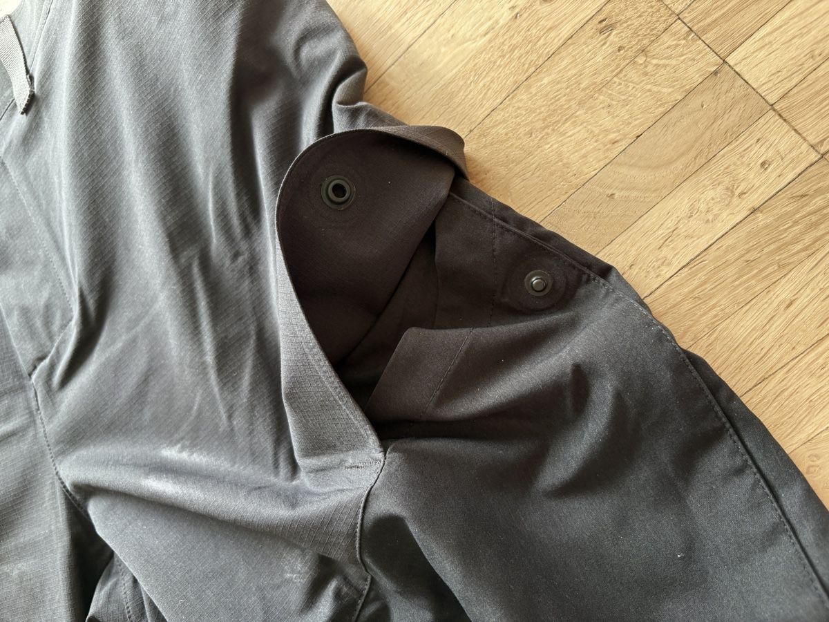Pantaloni: ON run on clouds explorer pants – Usato da Rombach venduto da akiromay 7