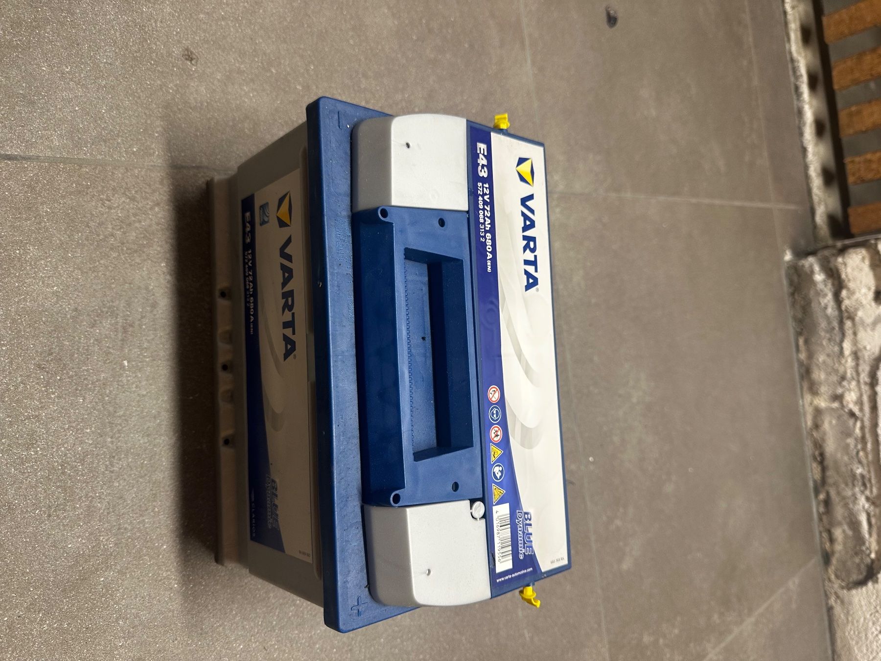Varta Batterie: Car Battery Varta E43 12v 72Ah 680A – Usato da Buchs SG venduto da Ale_vg