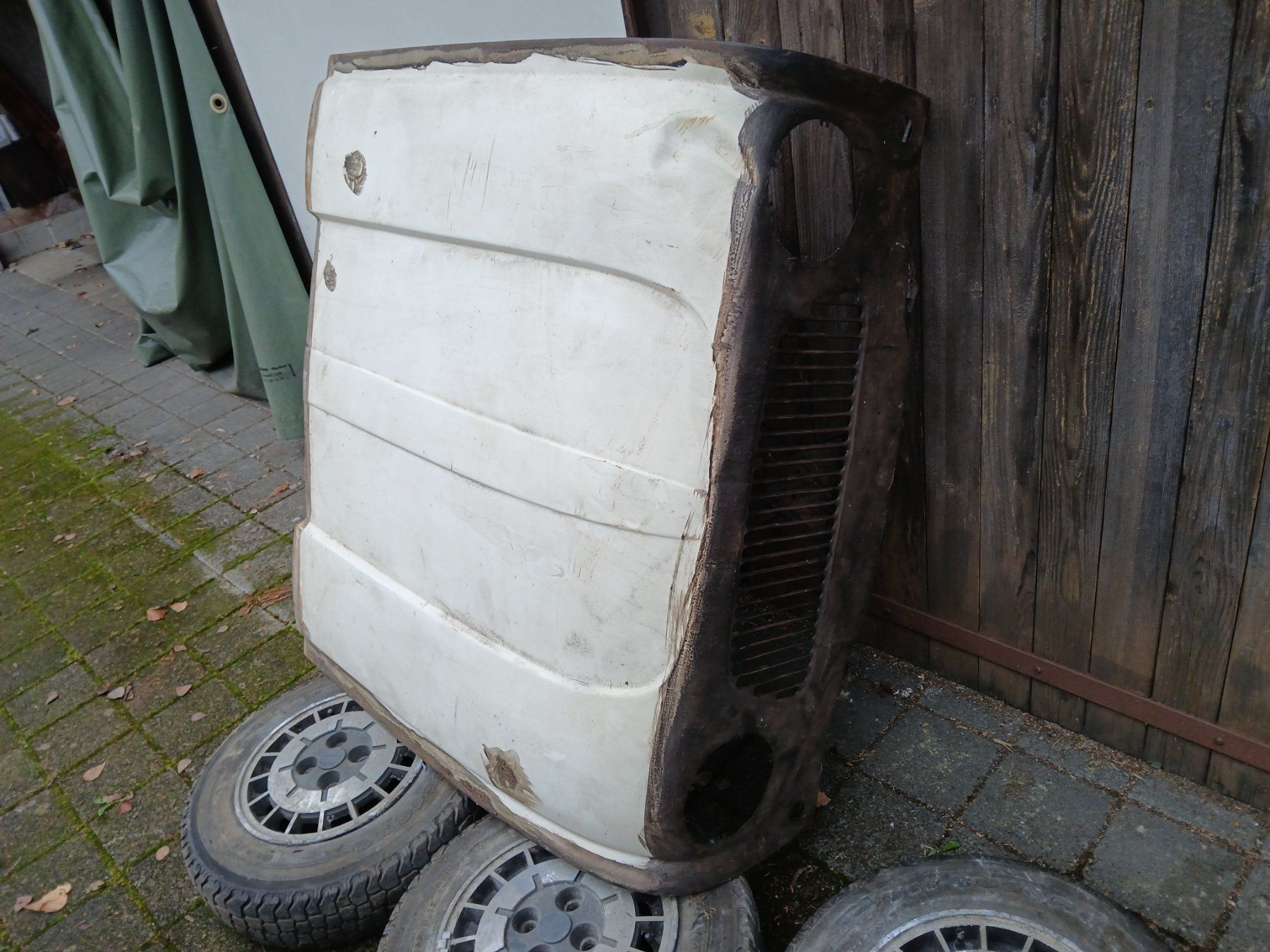 Renault Tutti pezzi di ricambio auto: Motorhaube Renault 4 Oldtimer – Usato da Balsthal venduto da redcarpet 6