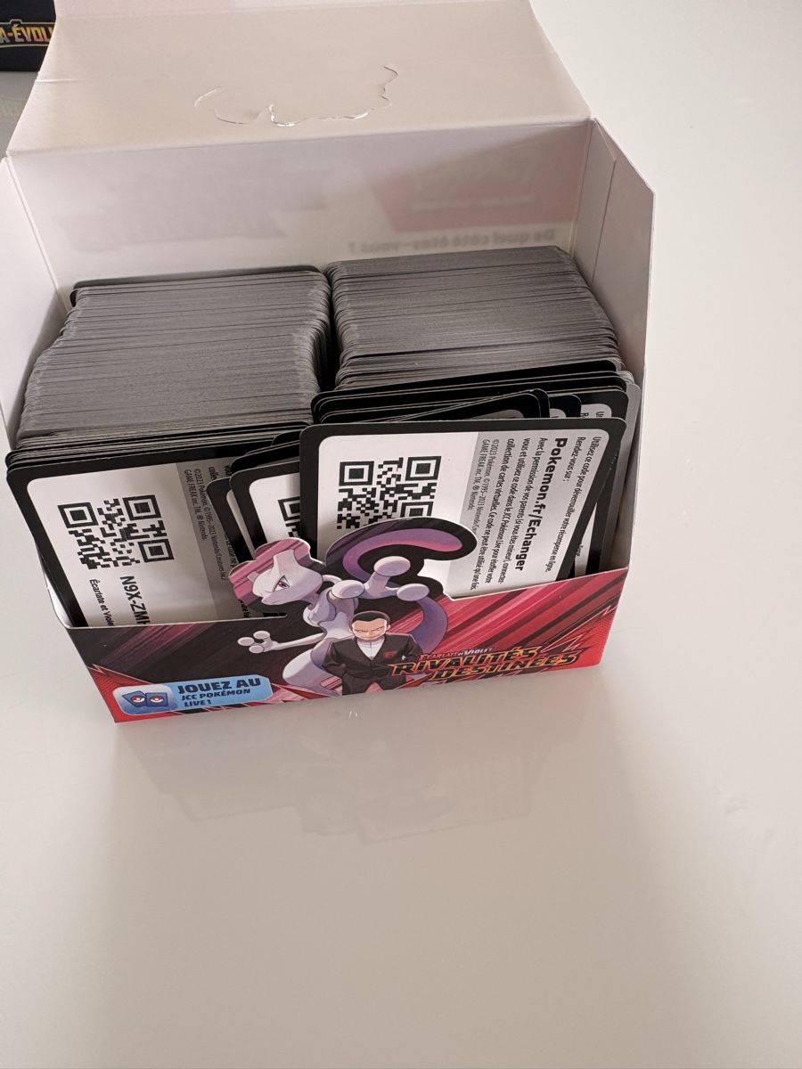 Pokémon Carte collezionabili: Display Pokémon rivalités destinées ouvert  – Usato da Dompierre FR venduto da PRiT_Madara 1
