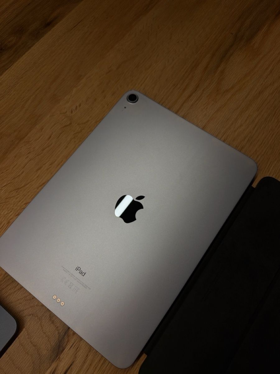 Apple Tablet PC: iPad Air (4th Gen) – Usato da Richterswil venduto da Botondsz 3