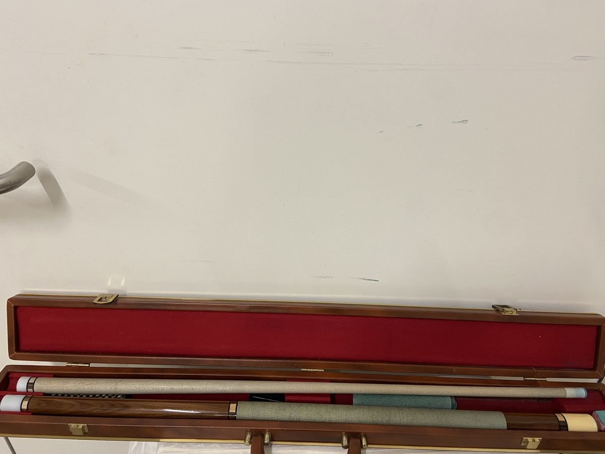 Tavoli da biliardo: Huebler Queue Billard im Koffer, – Usato da Dietikon venduto da brocki-eyra