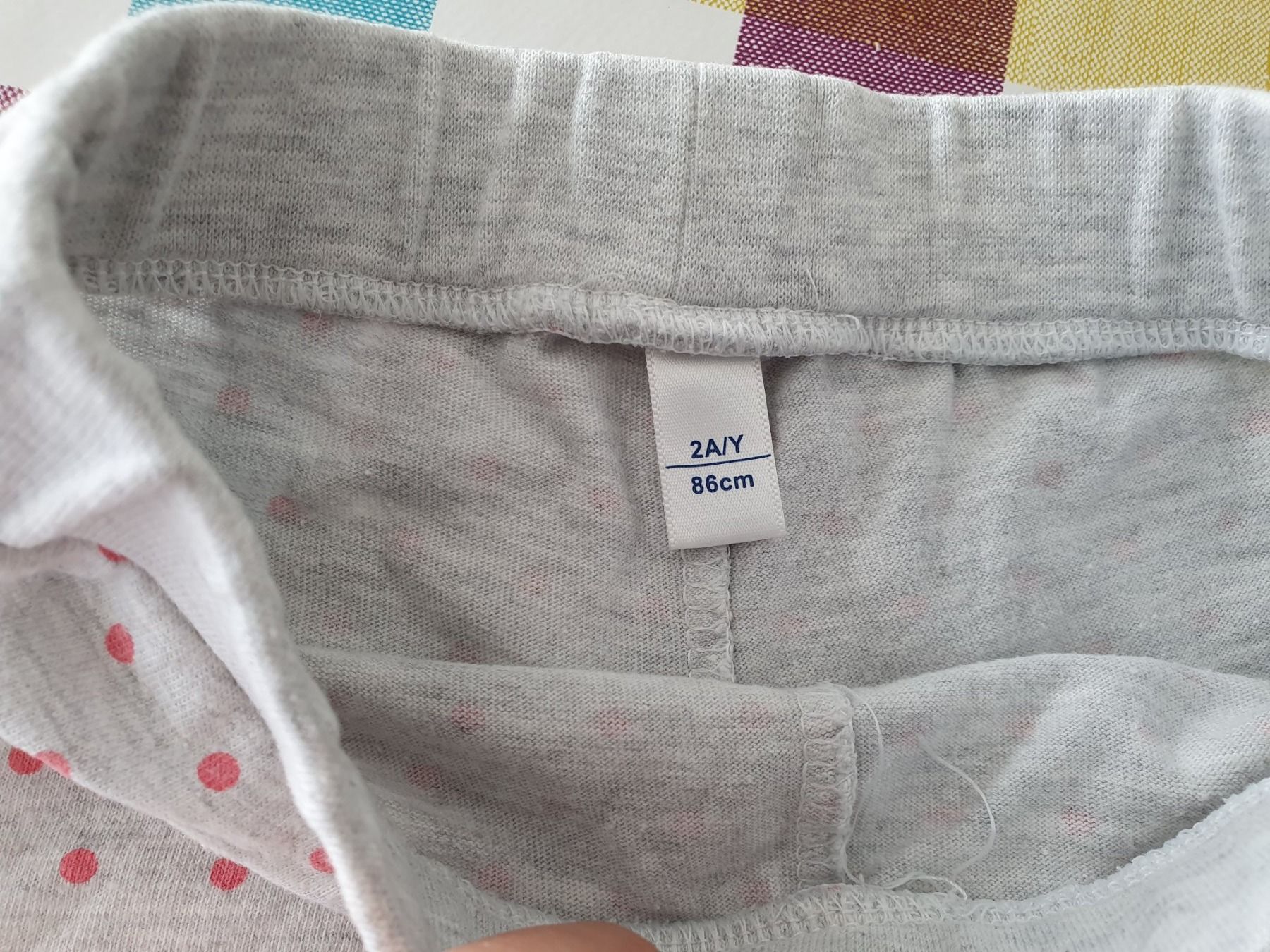 Pantaloni: Mädchen Shorts - Freizeithose - gepunktet - 86 – Usato da Staufen venduto da Fleby84 1