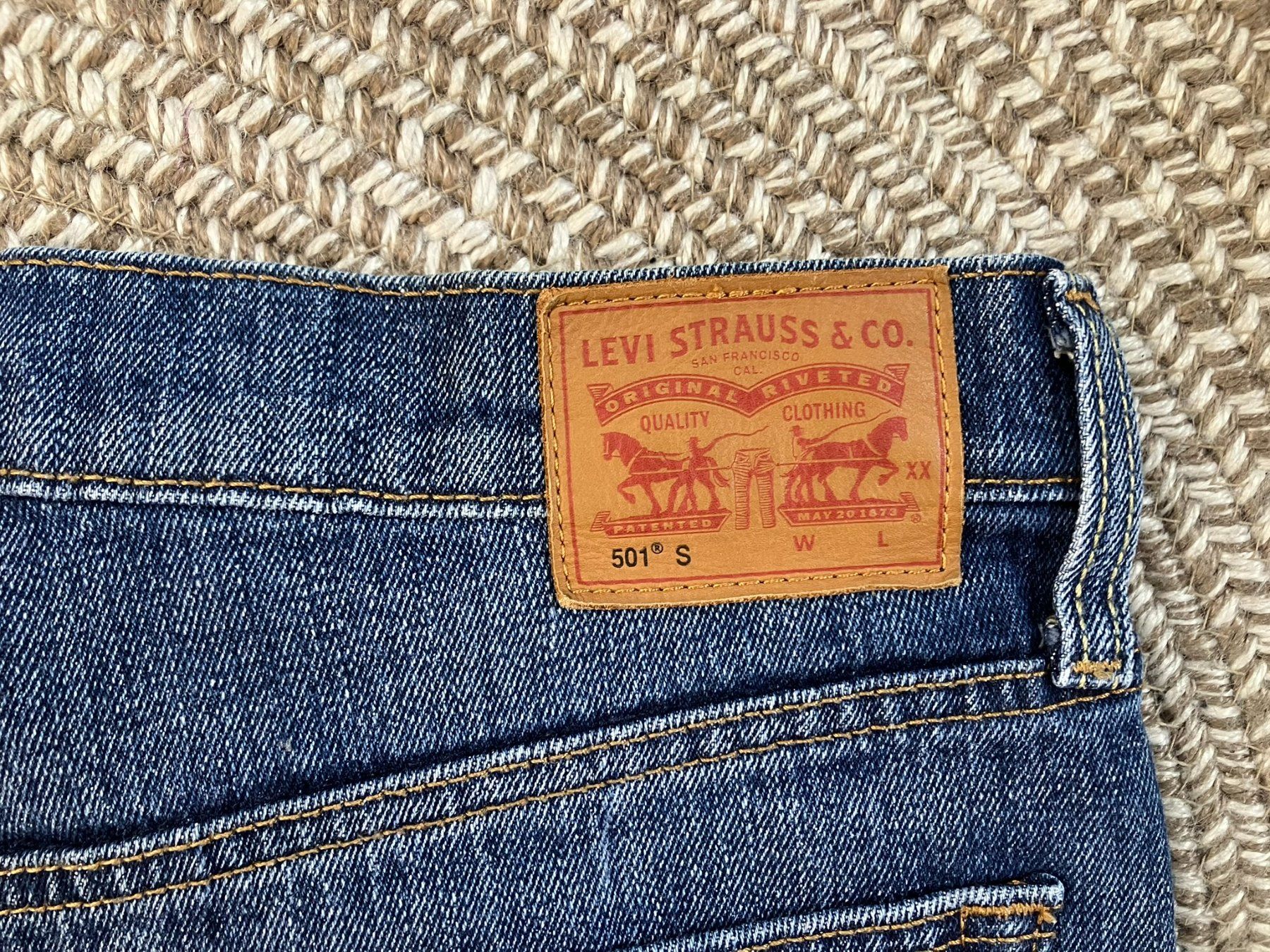 Levi's Jeans: Levi's Jeansshorts W28 – Usato da Laupen ZH venduto da kar_lfz6 2