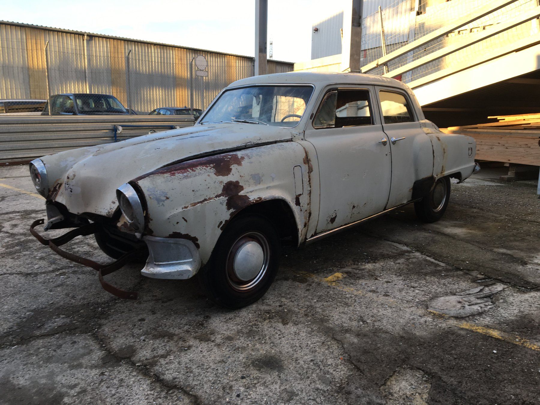 Studebaker Autos: Studebaker Champion 1952 – Defekt aus Satigny von acr_2dk7 2