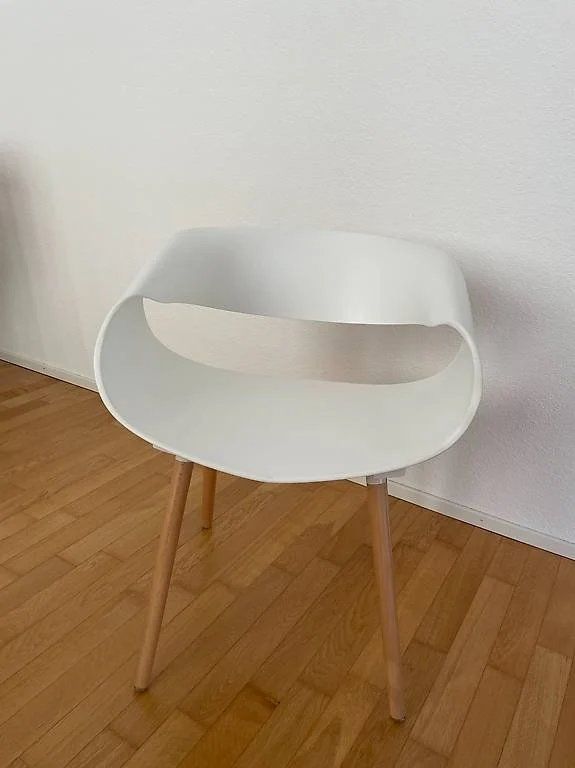 Stühle: 2x Schalenstühle, Designstuhl Weiss – Gebraucht aus Basel von david16mad 1