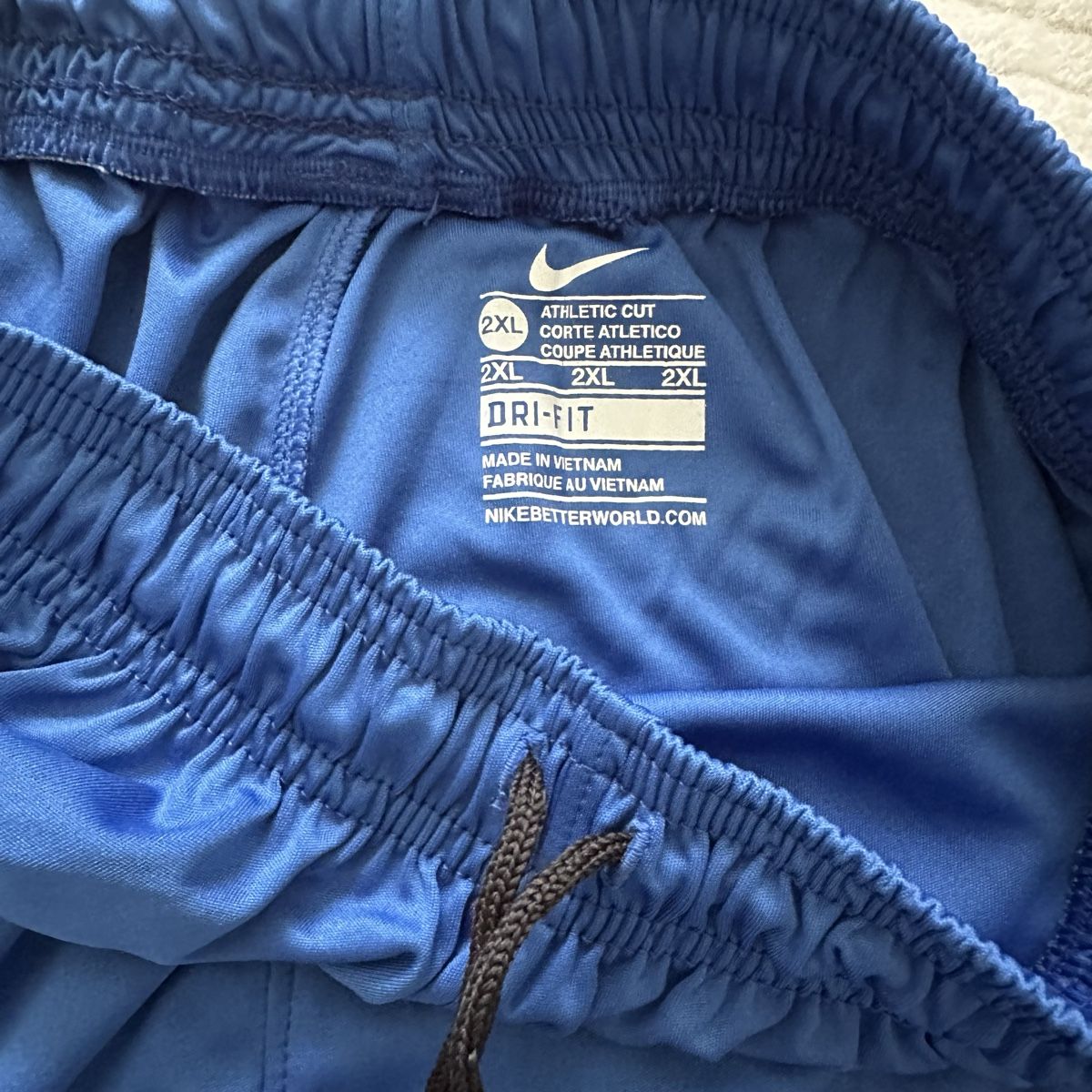 Nike Pantaloni: Nike Dri-Fit Athletic Shorts – Nuovo (secondo la descrizione) da Thalwil venduto da baz_vbc9 2