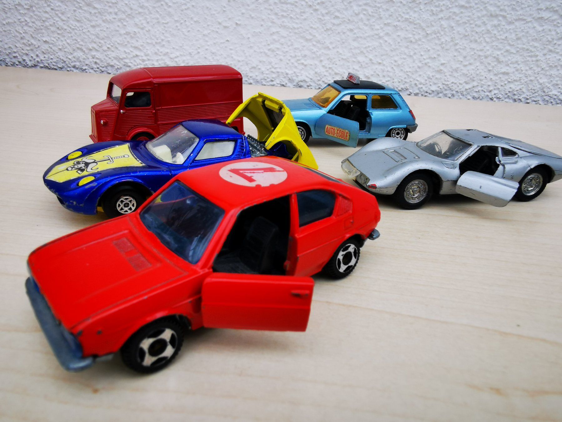 Modellini d'auto: Dachbodenfund: 5 Modelle 1/43, bespielt – Usato da Felben-Wellhausen venduto da mac.ital 2