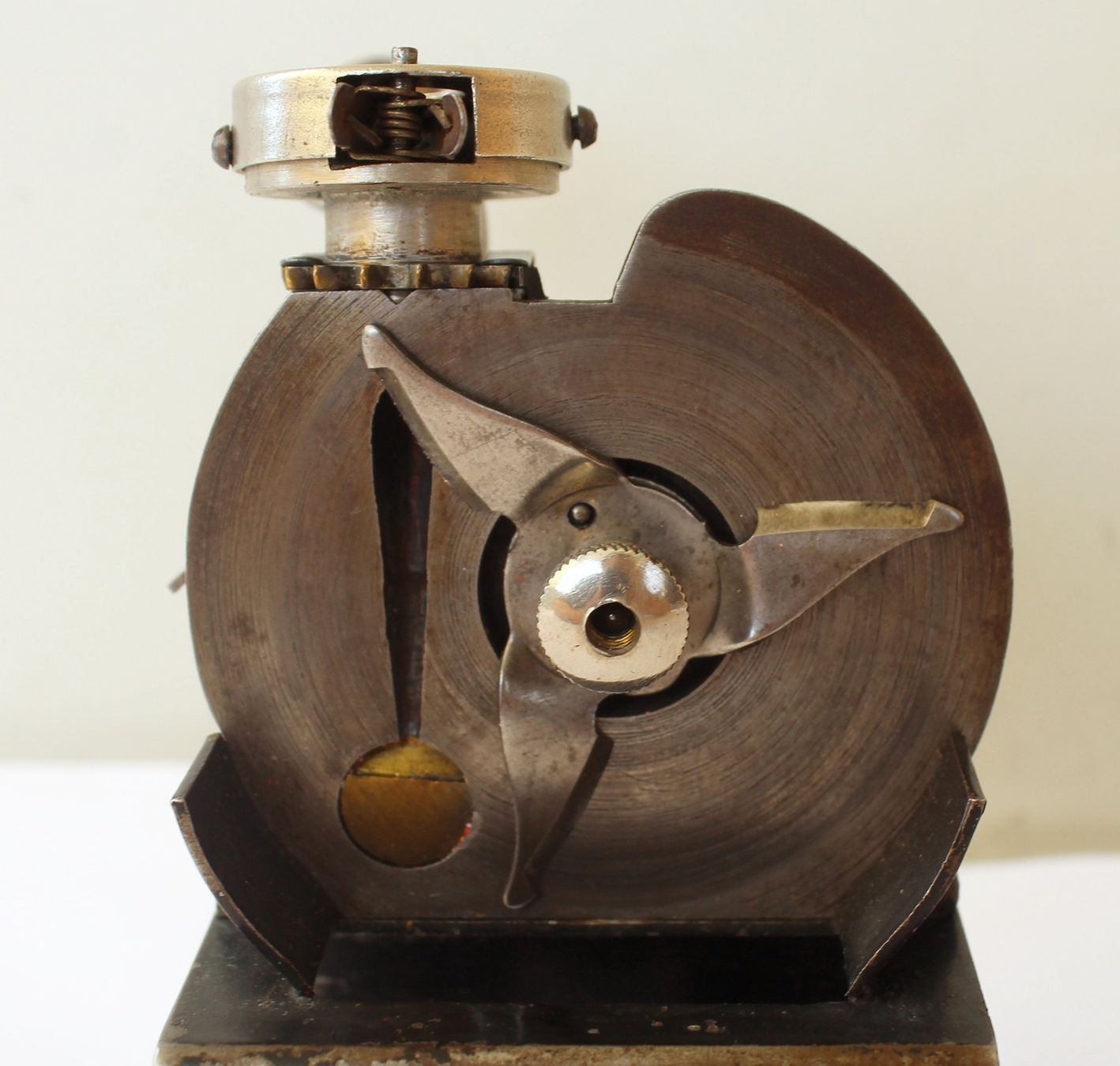 Spitzer: Rare Historische Bleistift Spitzer Spitzmaschine Multiplex – Gebraucht aus Zürich von Auctionata 6