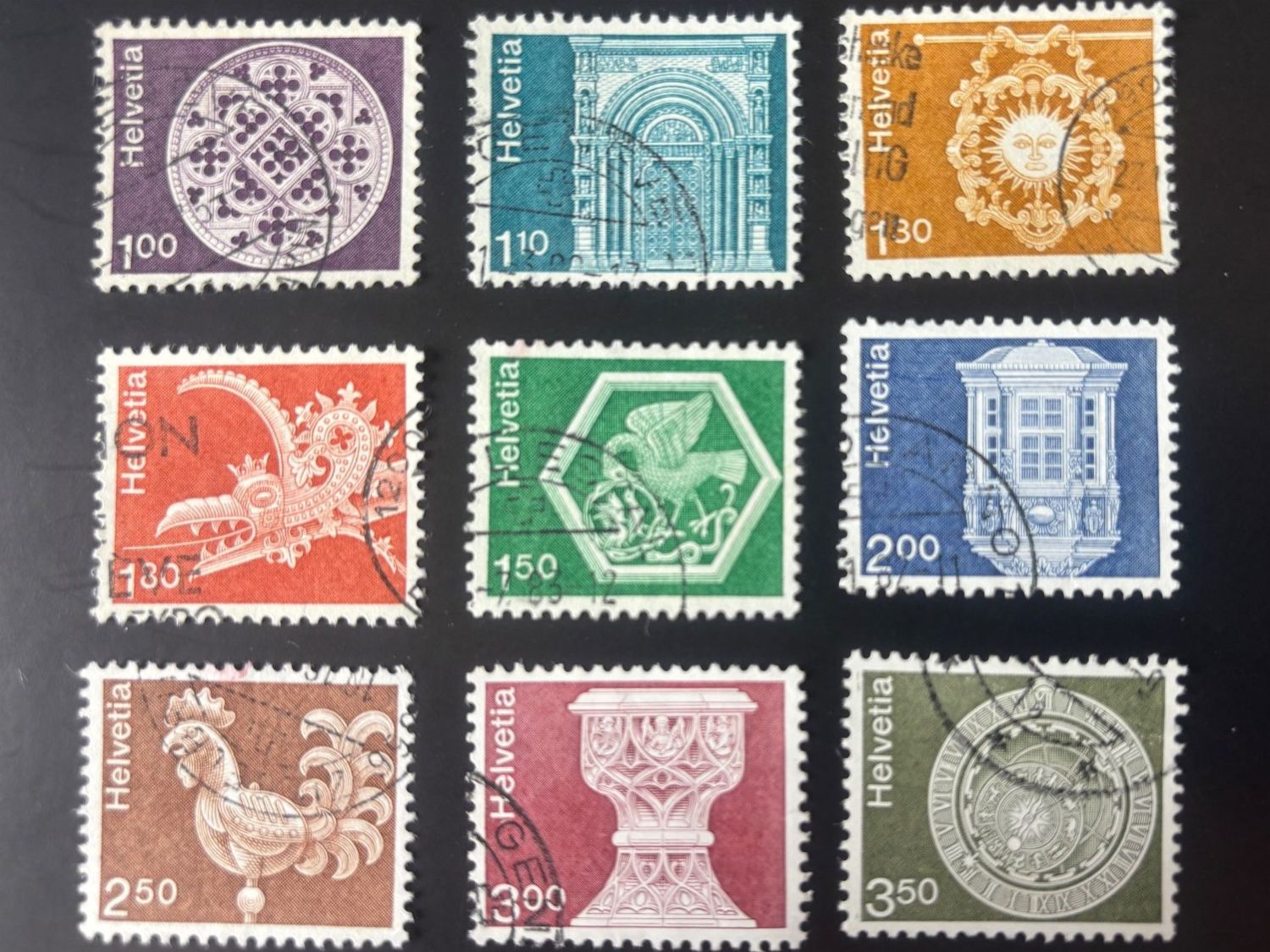 Tutti i francobolli: CH1973 - Série ind + bloc de 4 - Architecture Zu 534-542 – Usato da Bulle venduto da Claude1630