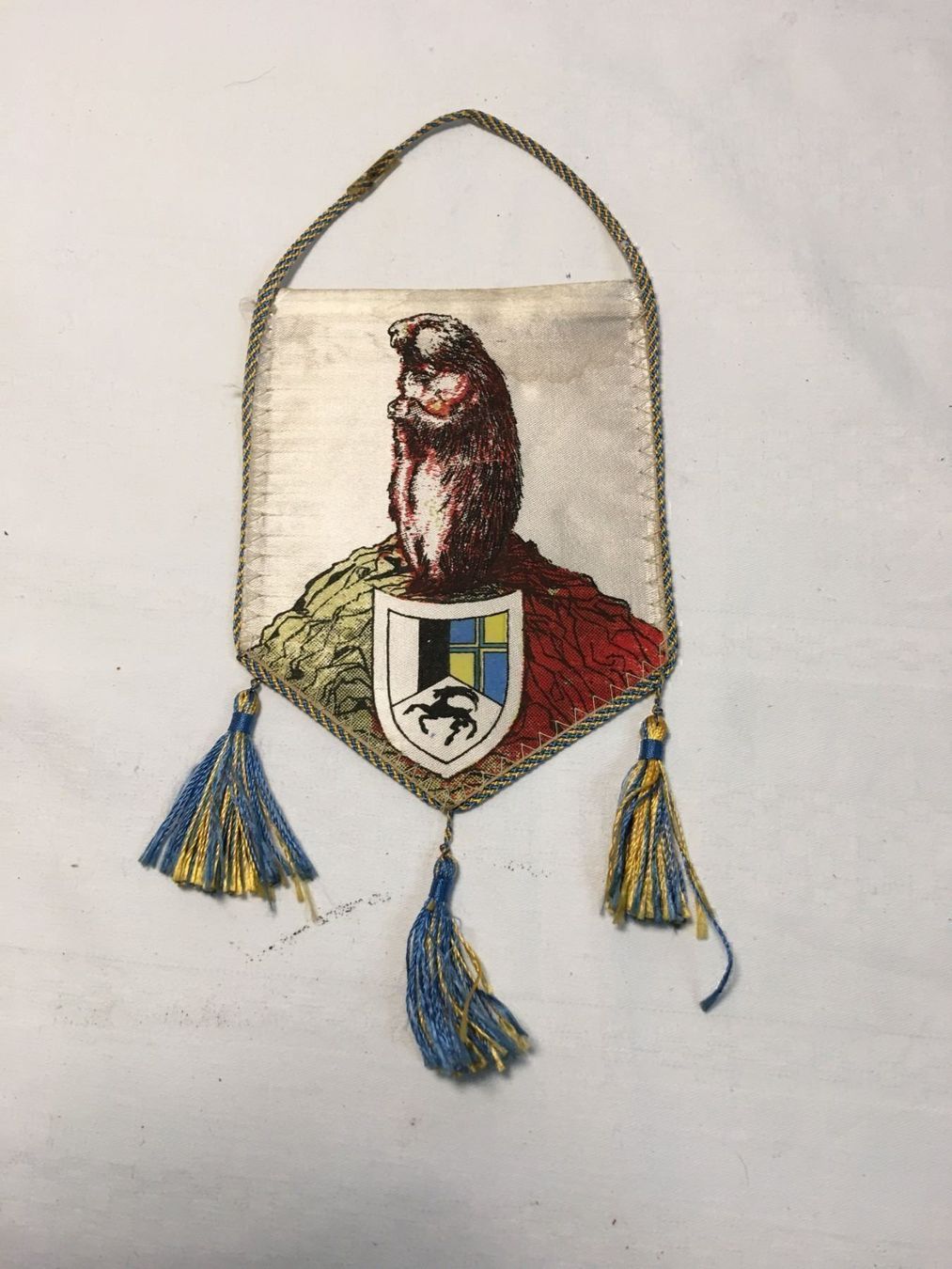 Tutte le decorazioni: Antiker farbiger Wimpel / Samnaun – Usato da Arch venduto da seil819 1