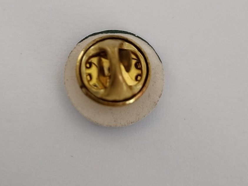 Placchette & Badge: Pin Rund Windmühle - Box 28 – Usato da Köniz venduto da Pinscollect 1