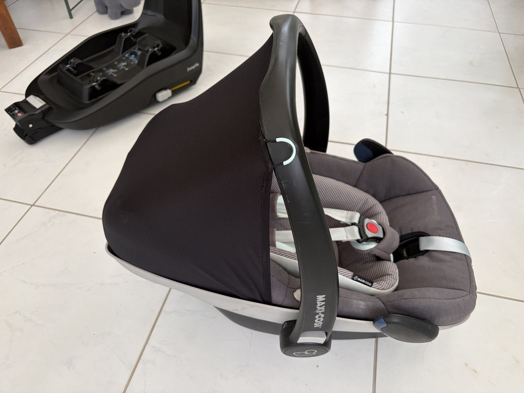 Maxi-Cosi Sièges auto: Maxi-cosi Pebble Plus I-Size mit Isofix – D'occasion à Embrach par polgacsa 2