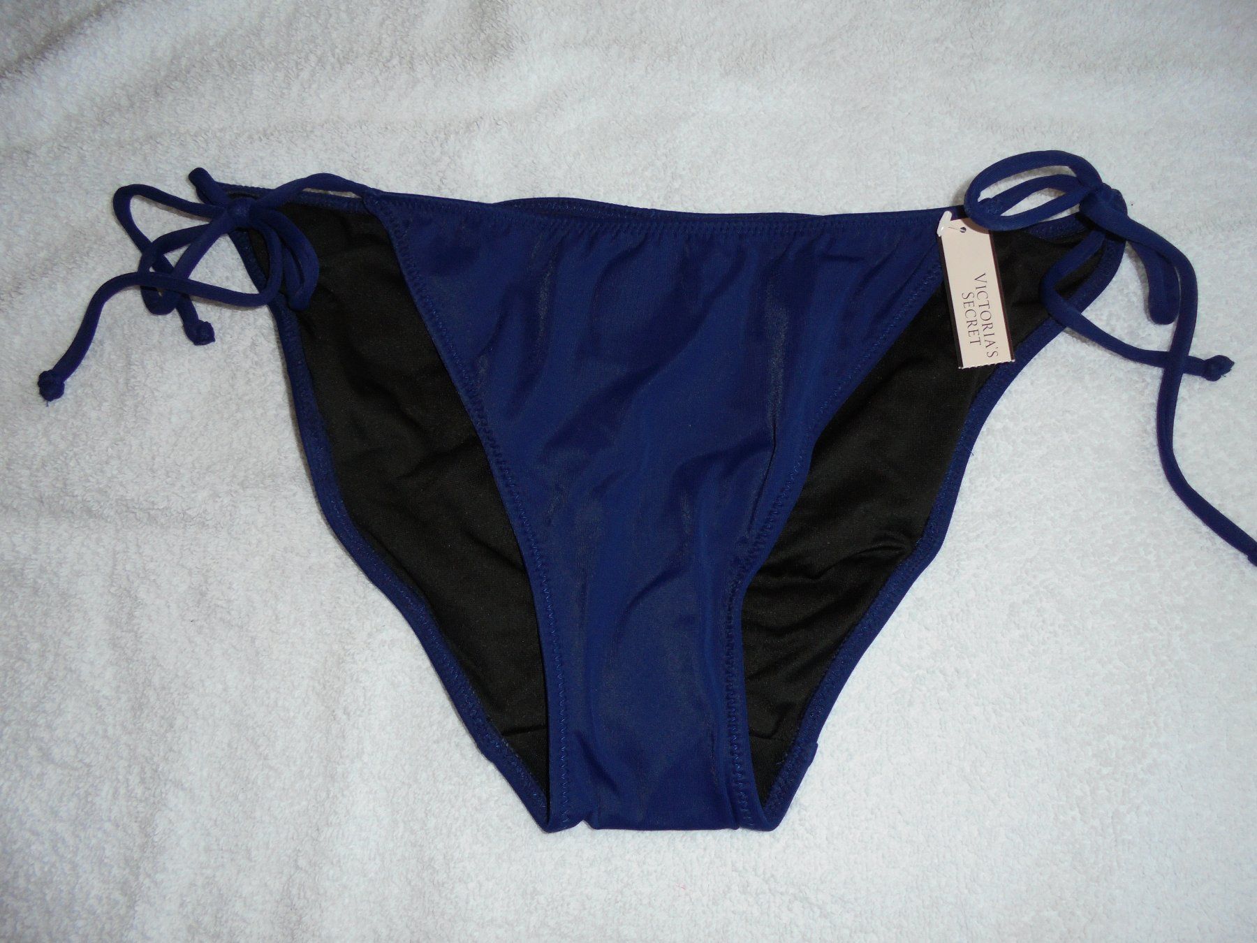 Victoria's Secret Badekleider & Bikinis: VICTORIA'S SECRET BIKINI-HOSE GRÖSSE M – Neu und originalverpackt aus Aarau Rohr von PinkSchwein