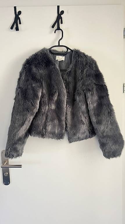 Jacken: Kunstfell Jacke  – Gebraucht aus Bern von che_kgn9