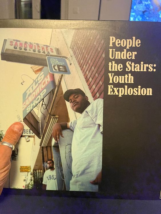 People under the stairs / youth explosion | Acheter sur Ricardo