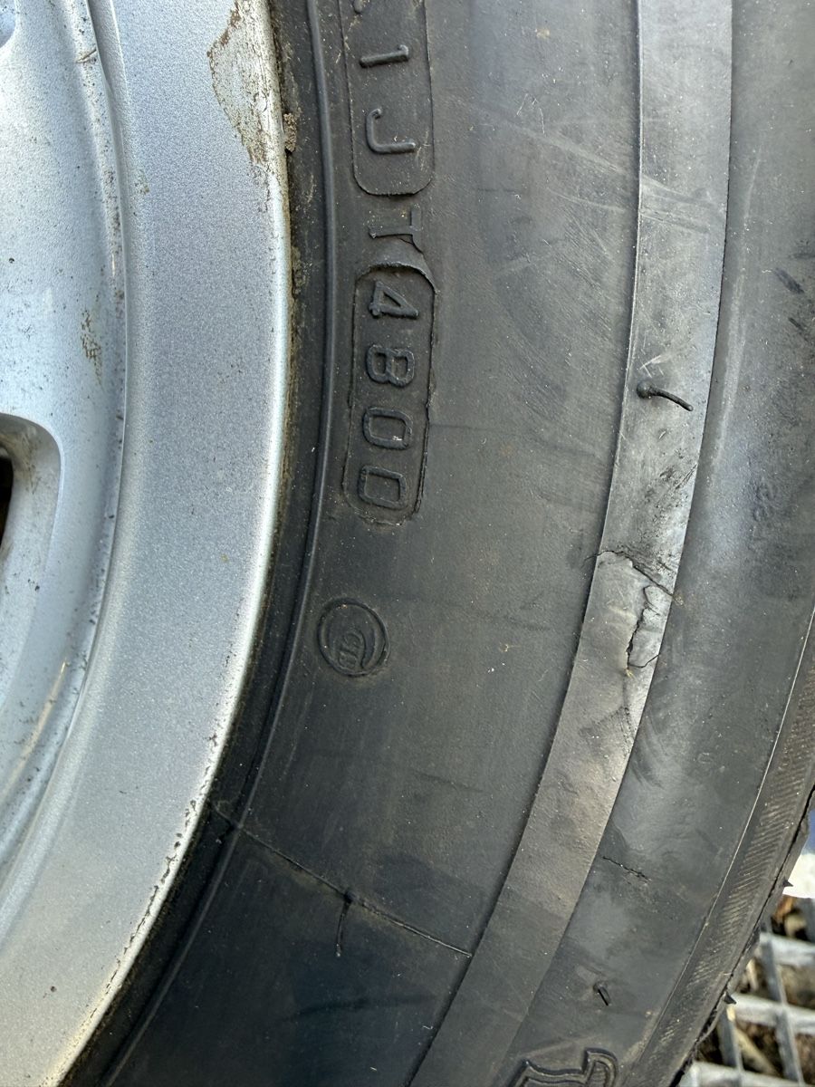 Pneus & Kompletträder: Jantes Audi avec pneus 195/65 R15 très vieux. – Gebraucht aus Cheseaux-Lausanne von davidleal1989 5
