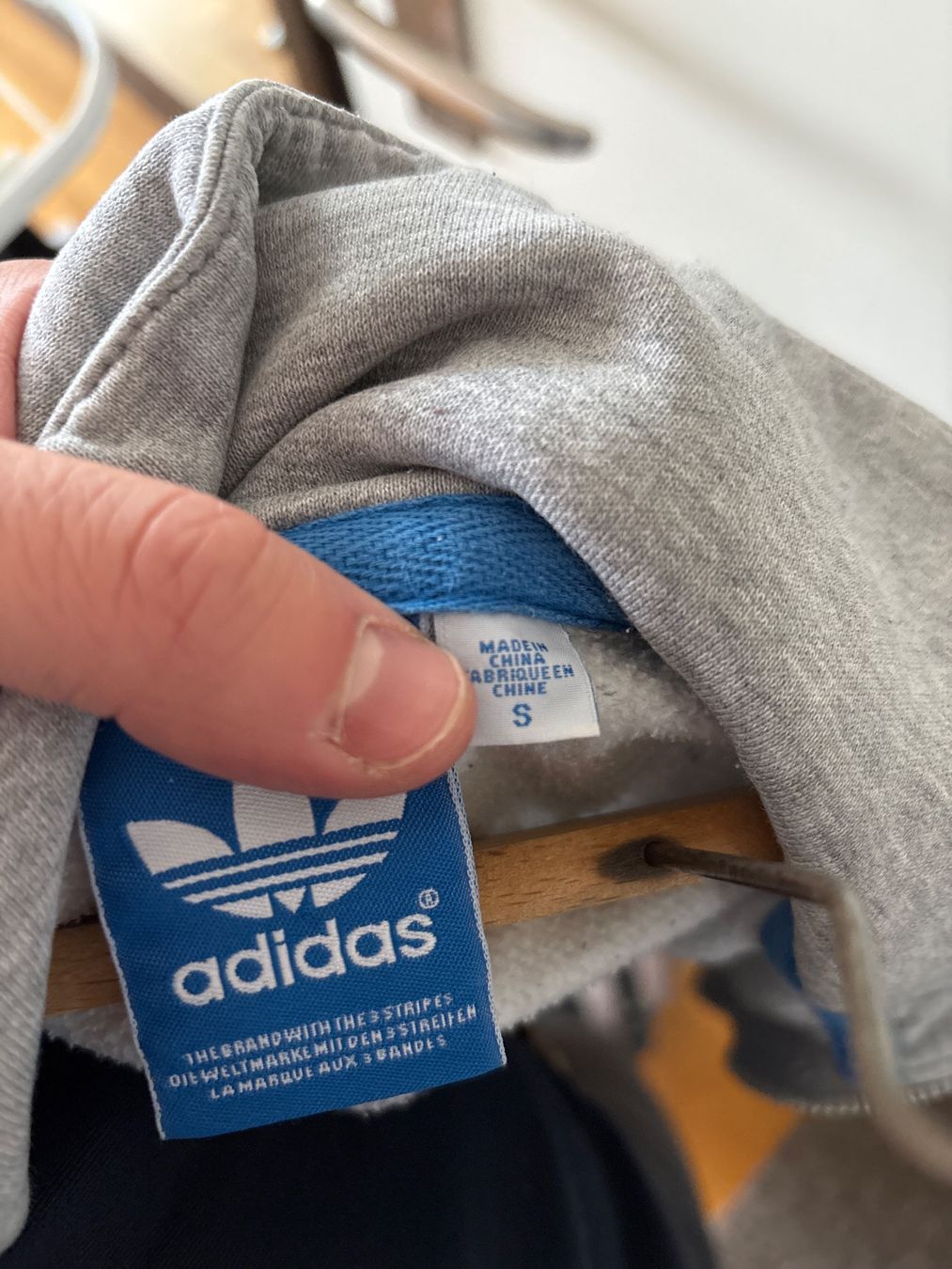 Adidas Pullover & Sweatshirts: Adidas Oryginals Pullover, Grösse S, Grau! – Gebraucht aus Zürich von dieghe 2