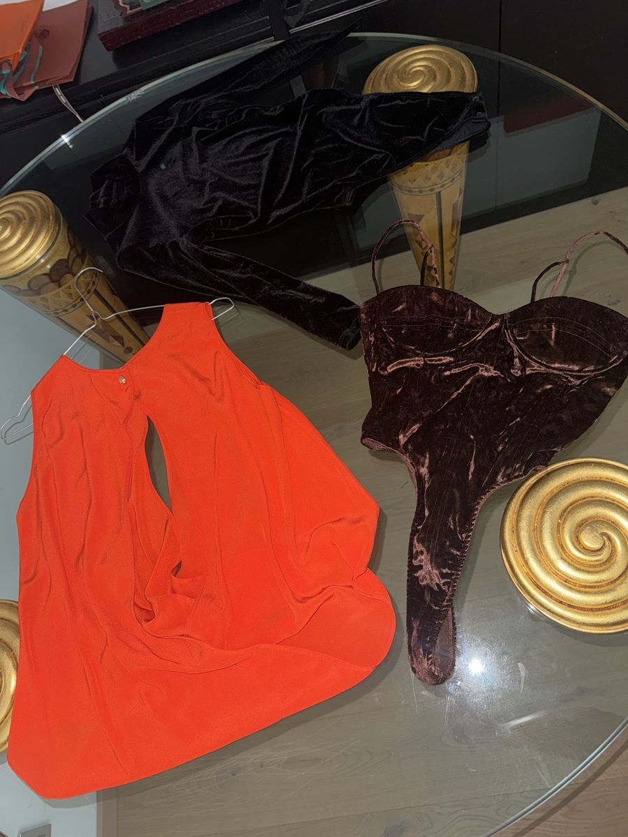 Lotti di vestiti: 2 top set :, Laquan Smith and black veloure long sleeve body – Usato da Genève venduto da val_rp9x 4