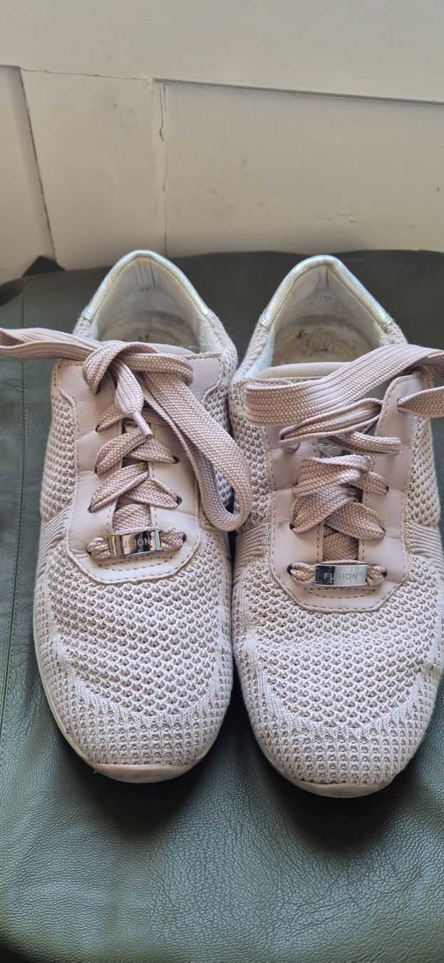 Ara Scarpe da donna: Bequeme Ara Sneakers Grösse 7 – Usato da St. Gallen venduto da Mar_cx6m 1
