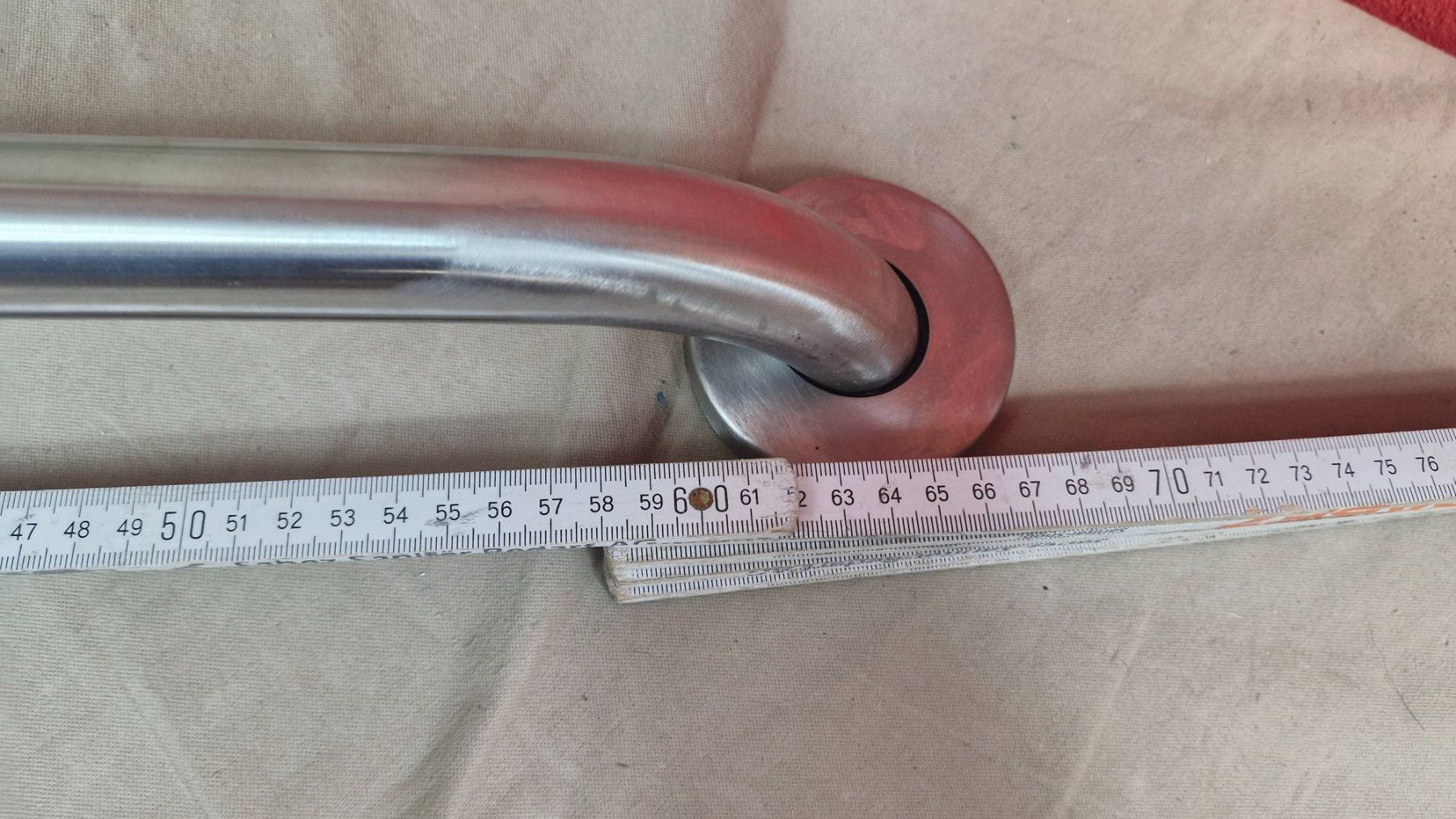 Geländer: Haltegriff WC Badewanne 66 cm (152) – Gebraucht aus Dorf von Zur-Lingg 2