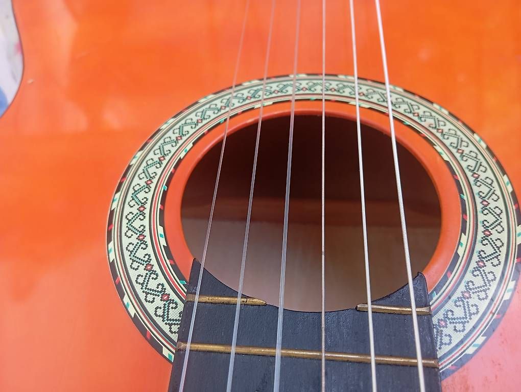Strumenti musicali: Gitarre für den Sommer – Usato da Basel venduto da Petergunn 3