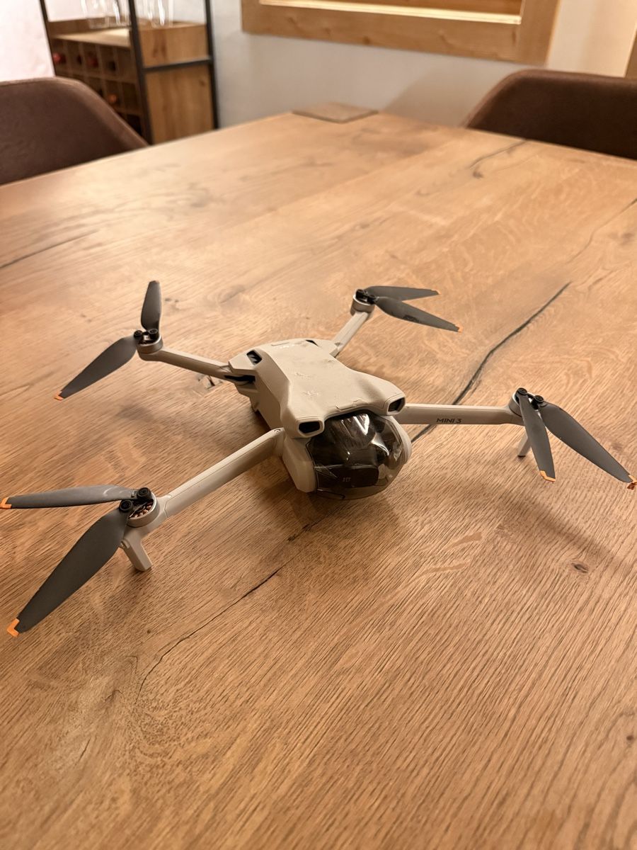 DJI RC Modellbau: Dji mini 3 défectueux  – Defekt aus Château D’oex von til_ys5p