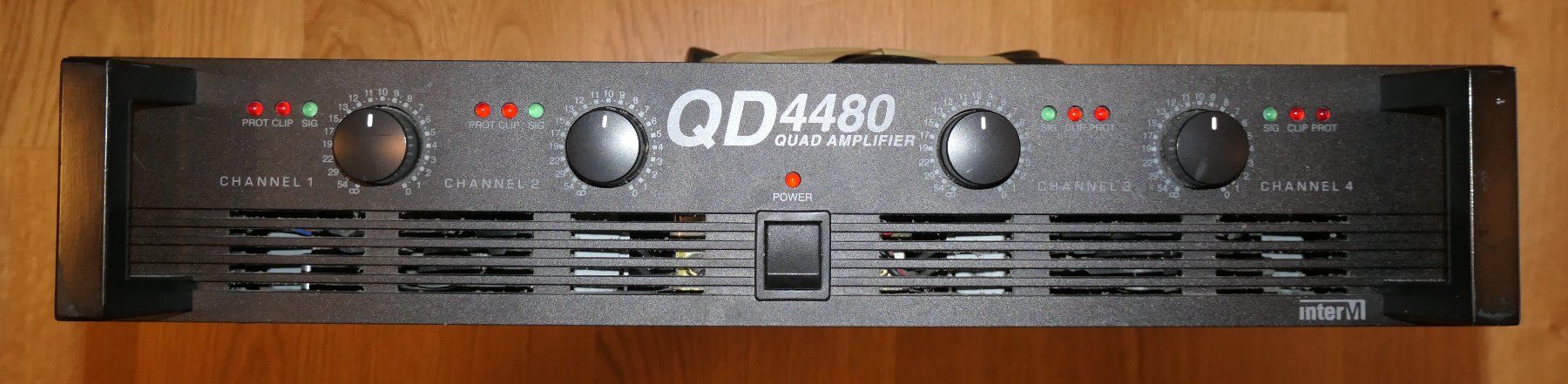 Verstärker: Endstufe InterM QD-4480 – Gebraucht aus Chur von Fl