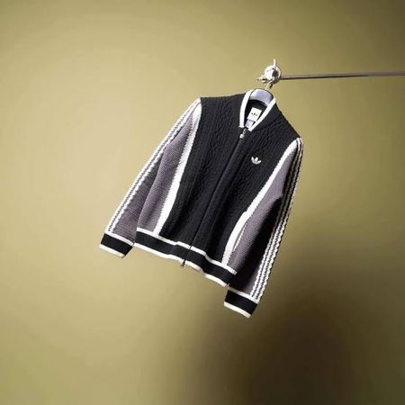 Adidas Strickjacke schwarz grau Grösse M neuwertig