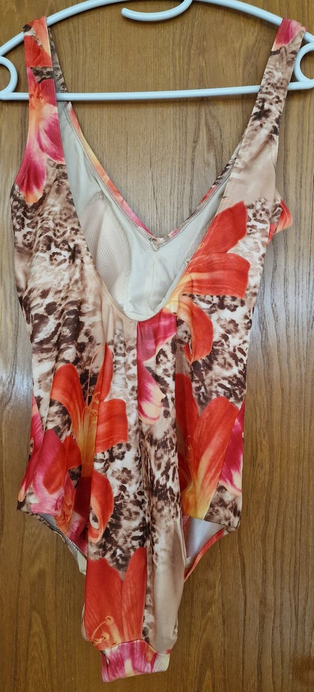 Costumi da bagno & Bikini: Belmare Badeanzug Gr. 44, Blumendesign, Sommer – Usato da Haslen GL venduto da ricarono 1