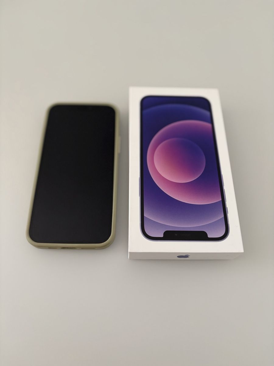 Apple Telefoni cellulari / Smartphones: iPhone 12, purple, 128GB, incl. case – Usato da Strengelbach venduto da Taske2