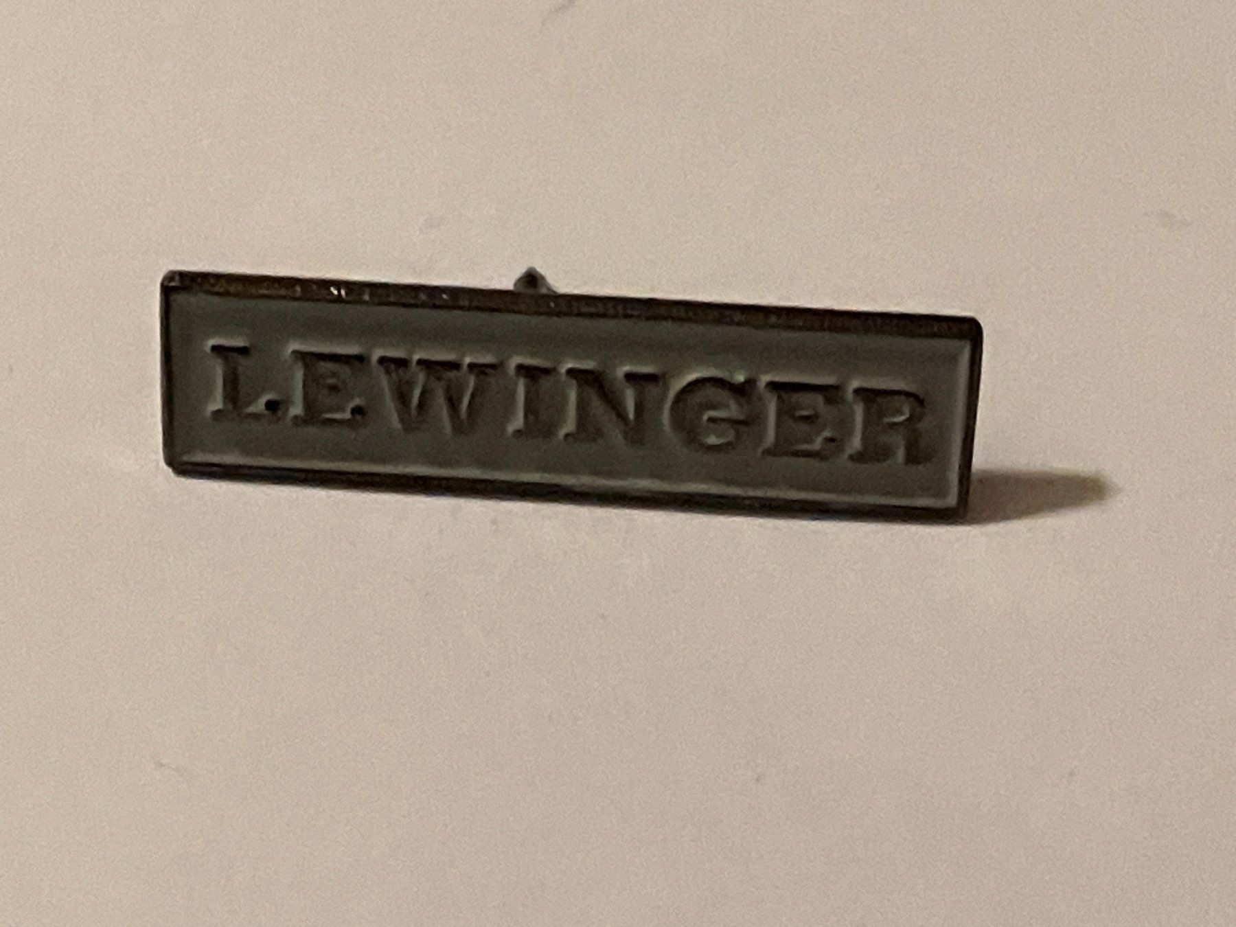 Plaquettes & Badges: 1 Pin Lewinger – D'occasion à Basel par djwwpp