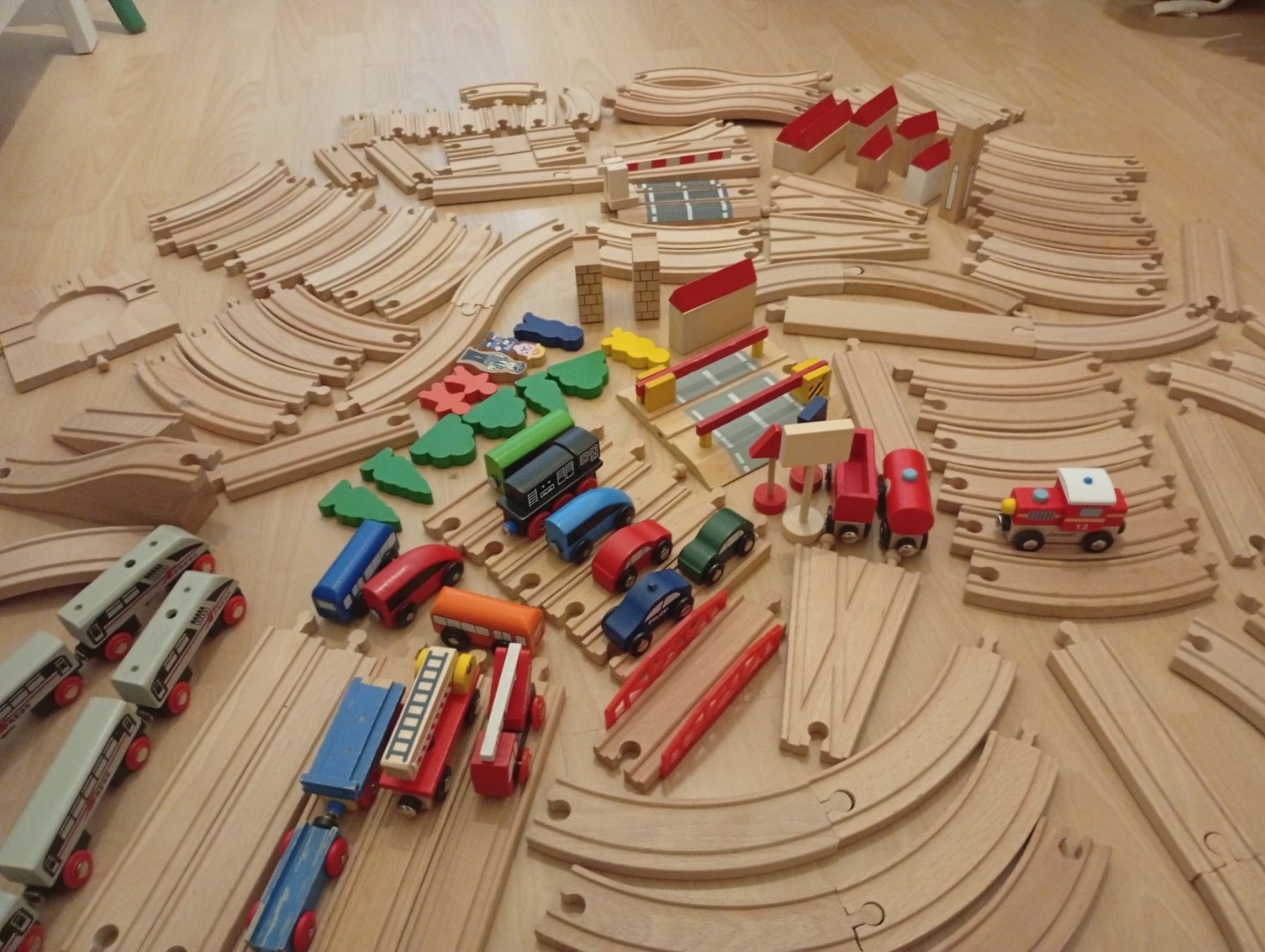 Brio Spielzeuge: Großes Brio Holzeisenbahn Set – Gebraucht aus Winterthur von Rogue01 6