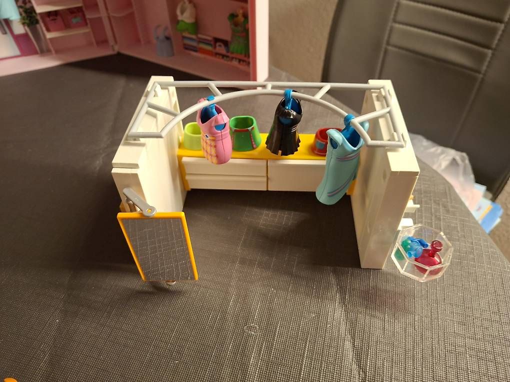 Spielzeuge: Kleine Modeboutique – Gebraucht aus Niederwangen BE von bff_mbb2