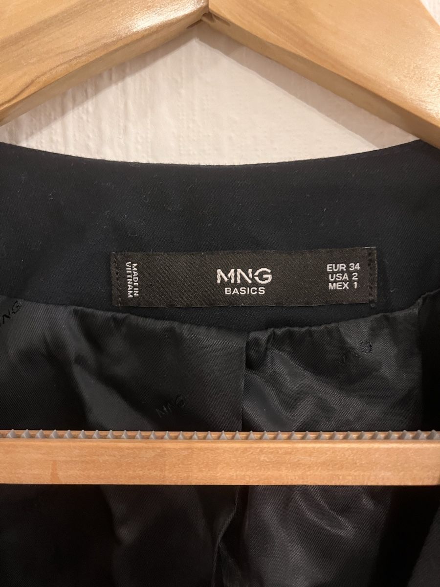 Mango Jacken: Giacca Blazer Elegante MANGO Blu Navy Donna EUR 34 – Gebraucht aus Lausanne von giu_f5br 2