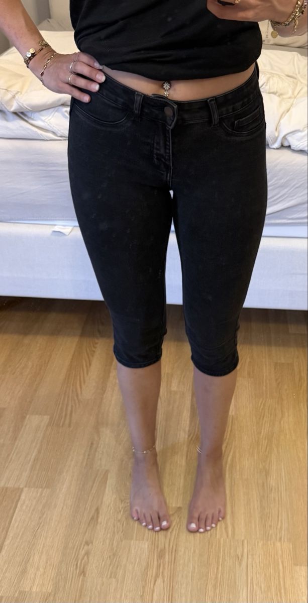 Jeans: Damen Capri Jeans - schwarz / Grösse: S – D'occasion à Oberhofen Thun'see par ClaudiaKelesh