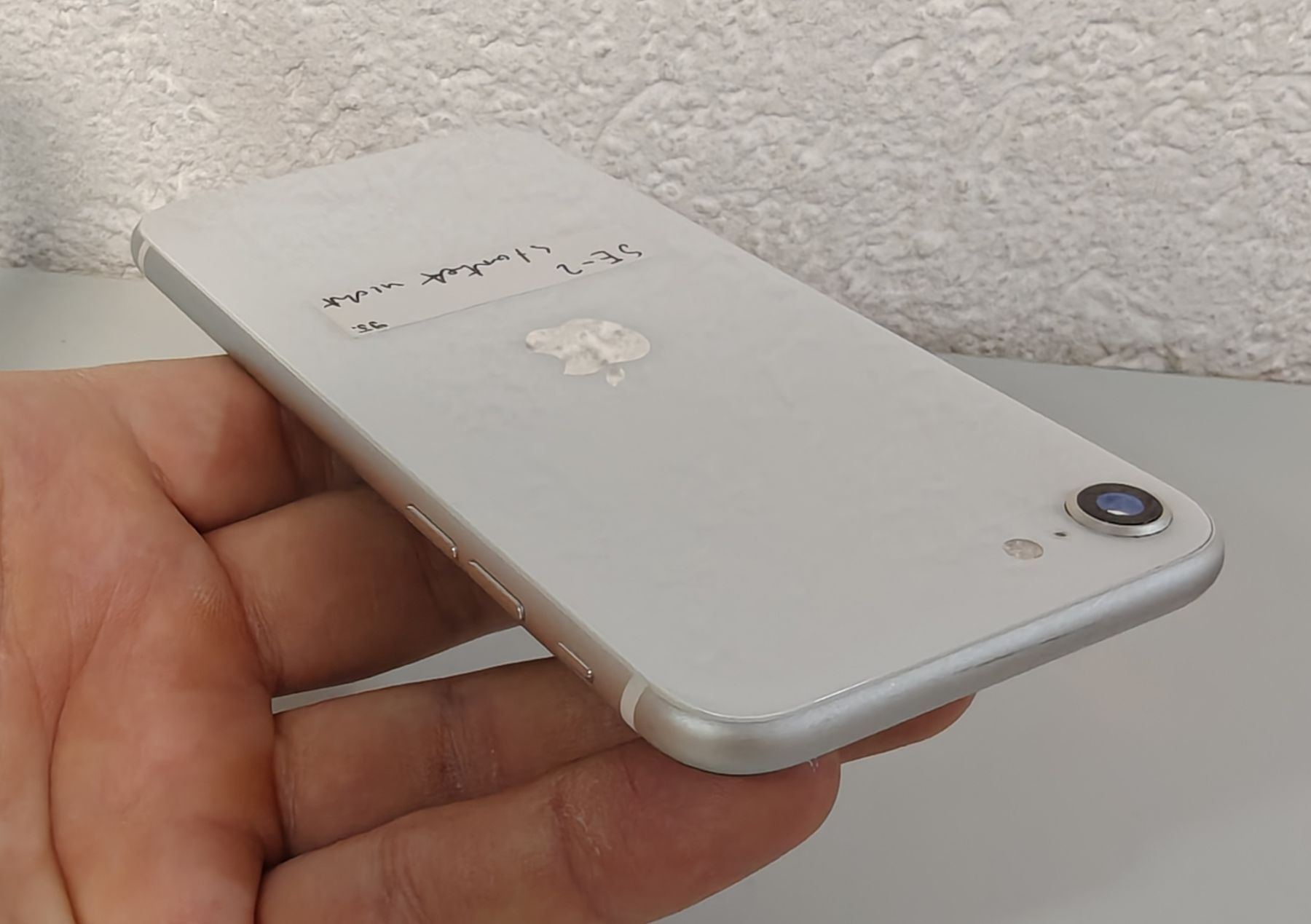 Apple Telefoni cellulari / Smartphones: iPhone SE 2020 Weiss – Difettoso da Ehrendingen venduto da Rocky985