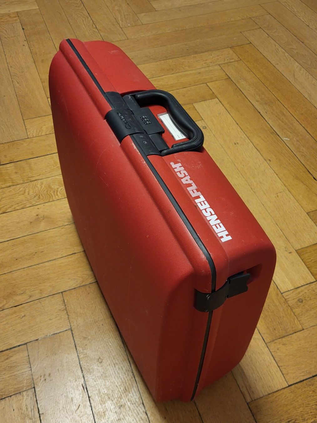 Flash: Hensel Strobe Light Brush mit Koffer – Usato da Bern venduto da FotoStrobo.ch_Outlet 1