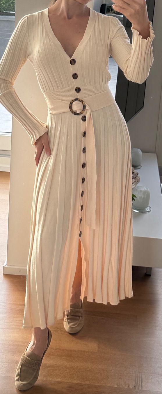 Kleider: Strickkleid Nicholas Gr. 34 beige – Gebraucht aus Stansstad von InStyle8