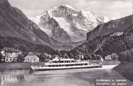 Schiffeinfahrt in Interlaken Heimwehfluh u. Jungfrau