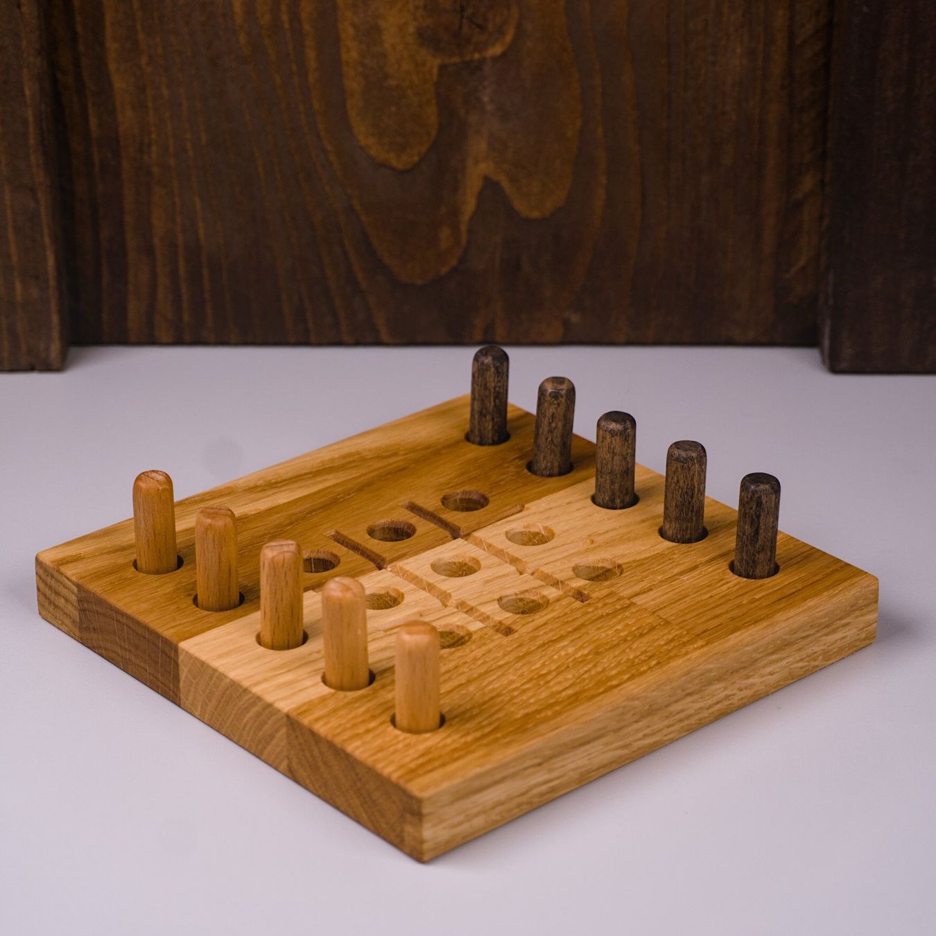 Giochi: Brettspiel Tic-Tac-Toe aus Eichenholz - Klassisch geölt – Nuovo e nell'imballaggio originale da Hubersdorf venduto da HolzPart 2