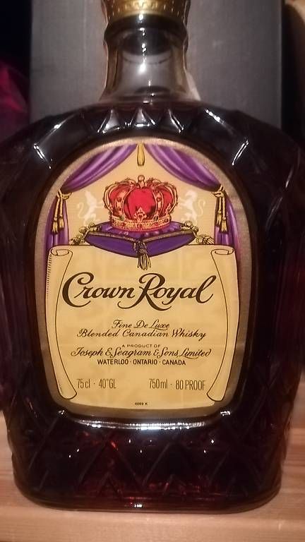 Spiritueux: Whisky Crown Royal 1982 – D'occasion à Thalwil par alpi40