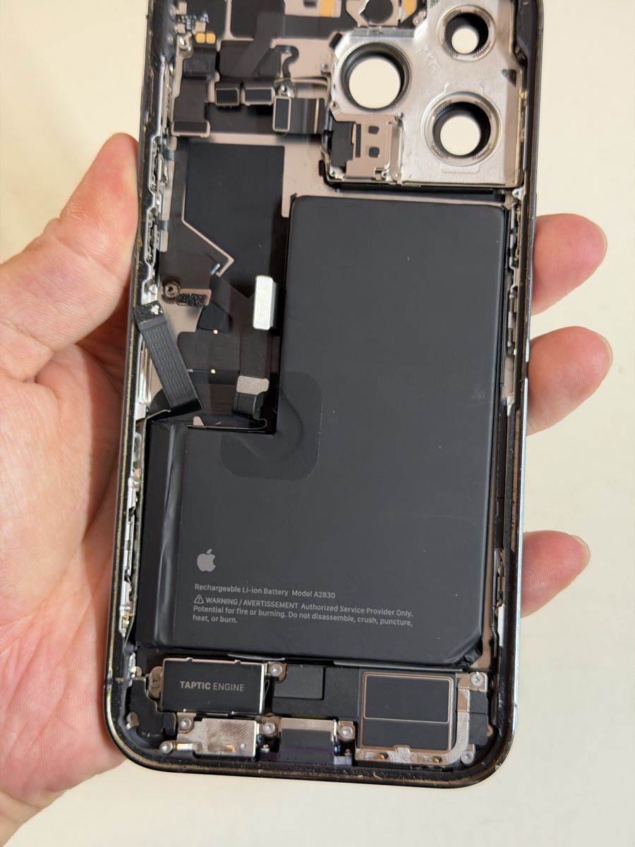 Apple Handys / Smartphones: Komplett iPhone 14 Pro Max  Gehäuse Pulled  – Gebraucht aus Chur von beverlyone 4