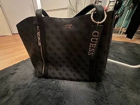 Borse da donna: GUESS Handtasche / Shopper  neuwertig – Nuovo e nell'imballaggio originale da Lenzburg venduto da Butterfly_95 1