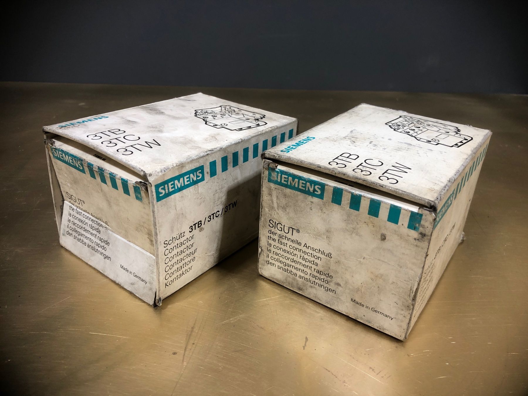 Siemens Schalter: 2x Schütz Contactor 3TC:  3TC44 17-0BP0 – Gebraucht aus Laufenburg von Sirluger 8