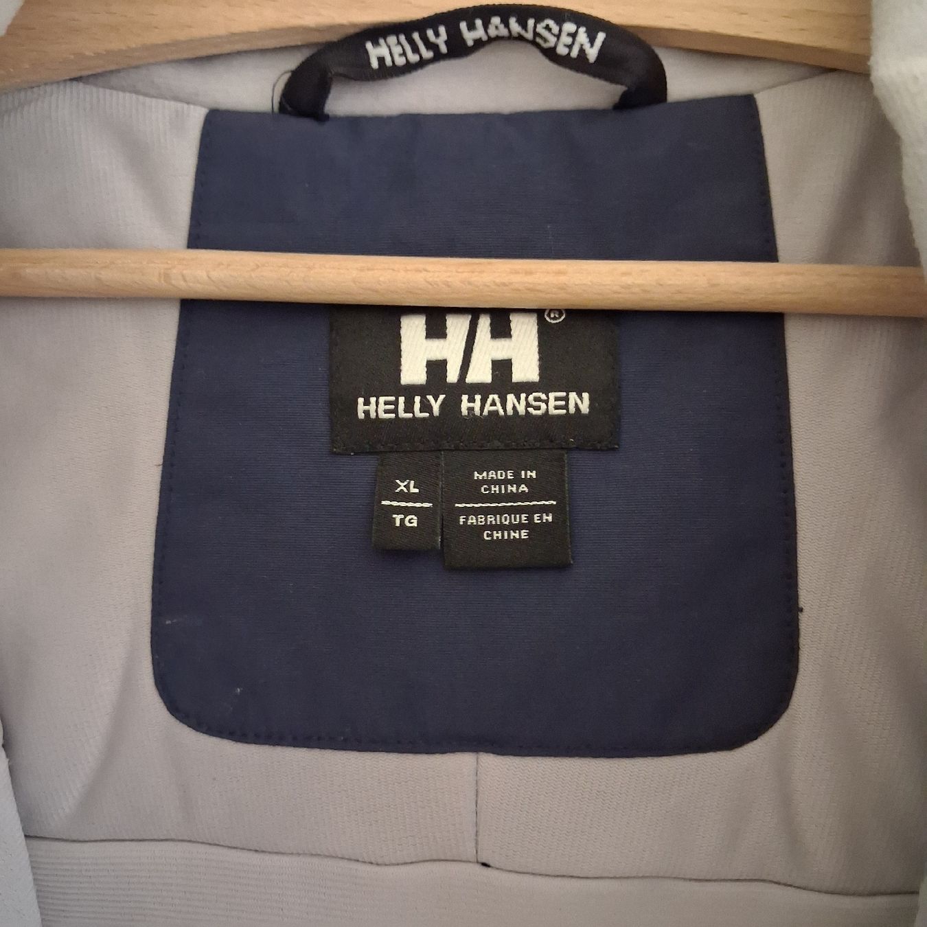 Helly Hansen Giacche: Helly Hansen winter blue jacket XL men – Nuovo (secondo la descrizione) da Wil SG venduto da tre_g2l7 1