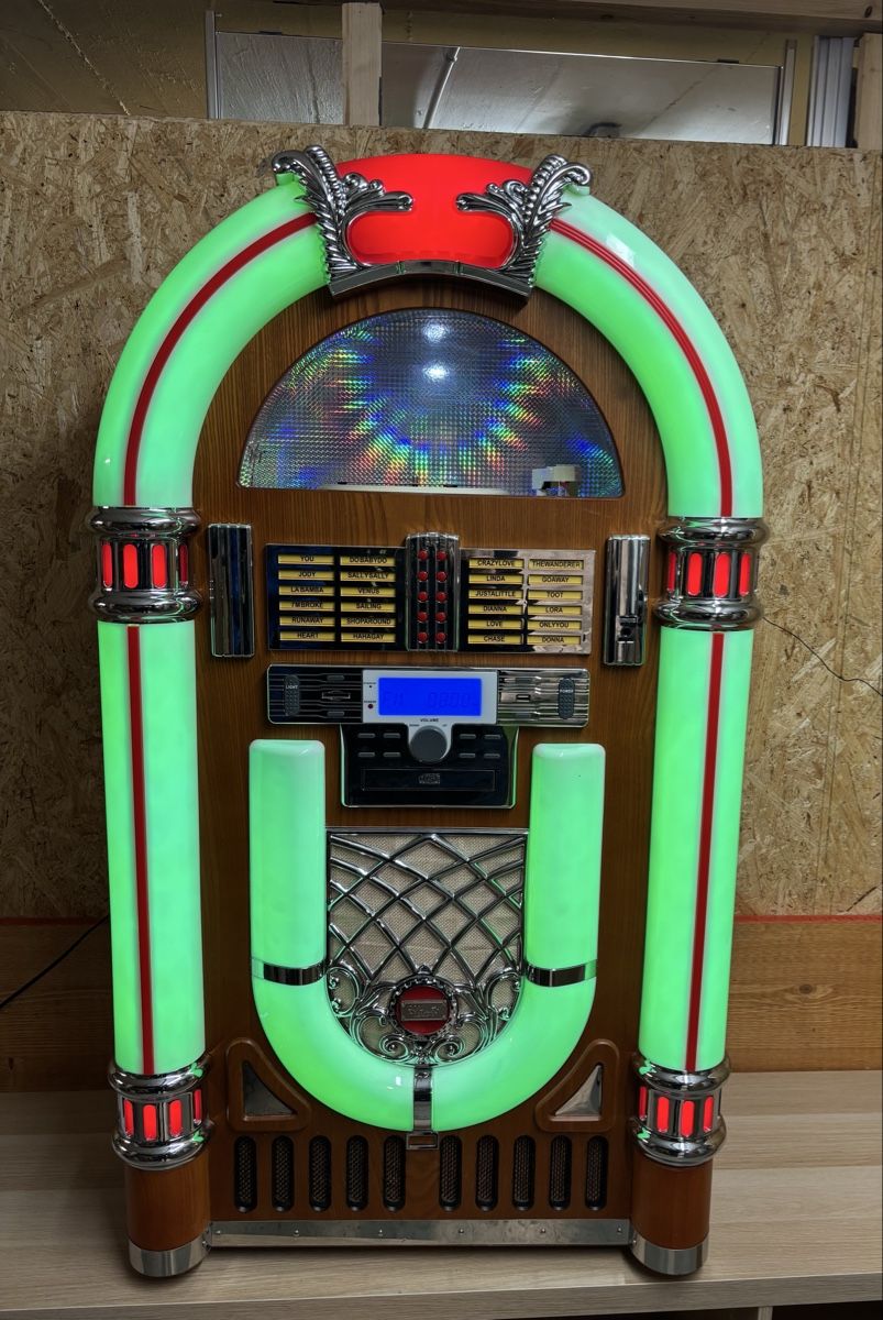 Musiktruhen: Jukebox Ricatech RR2100 – Gebraucht aus Zug von Deks 6