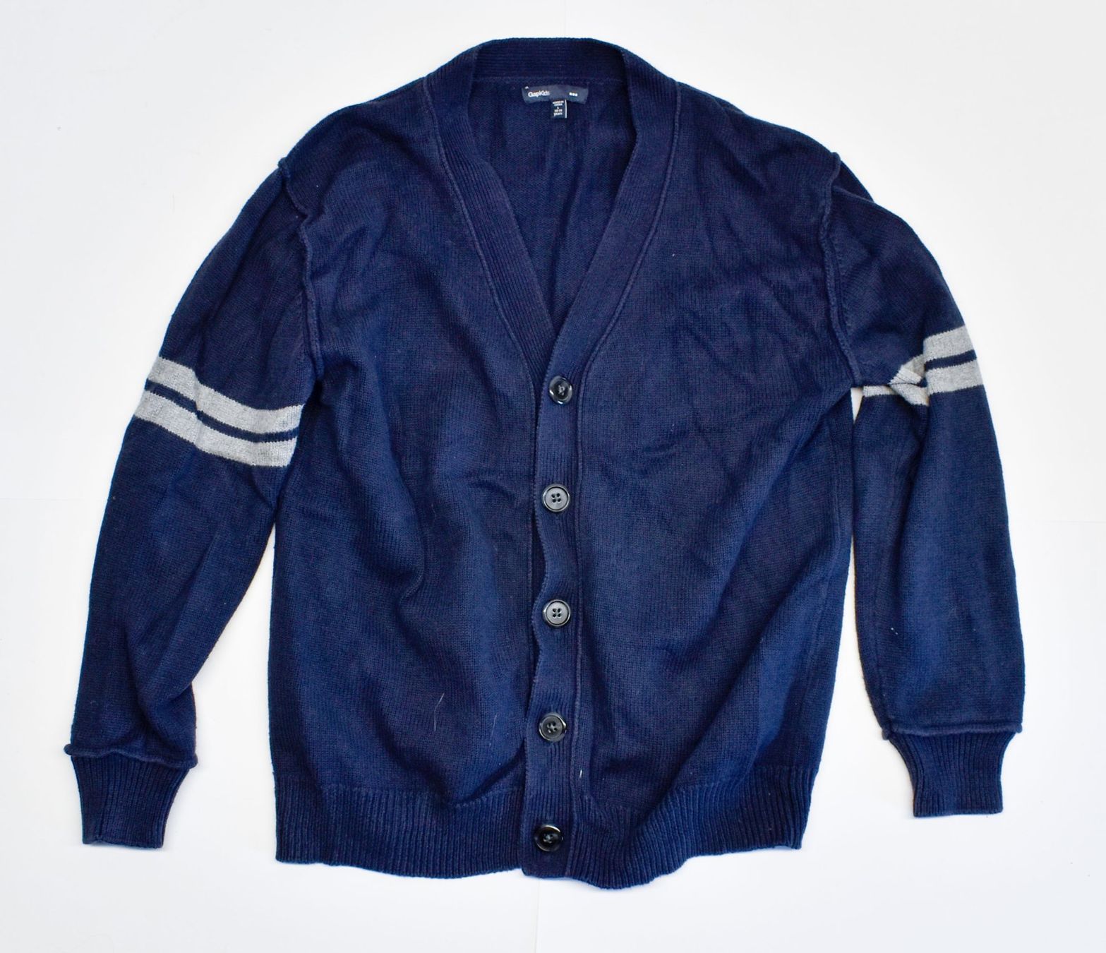 Kleiderpakete & -sets: Kinder 1x Gilet Pullover GAP, 1x Kapuzen Pullover H&M Gr.140 – Gebraucht aus Biel/Bienne von tim_pww5 1