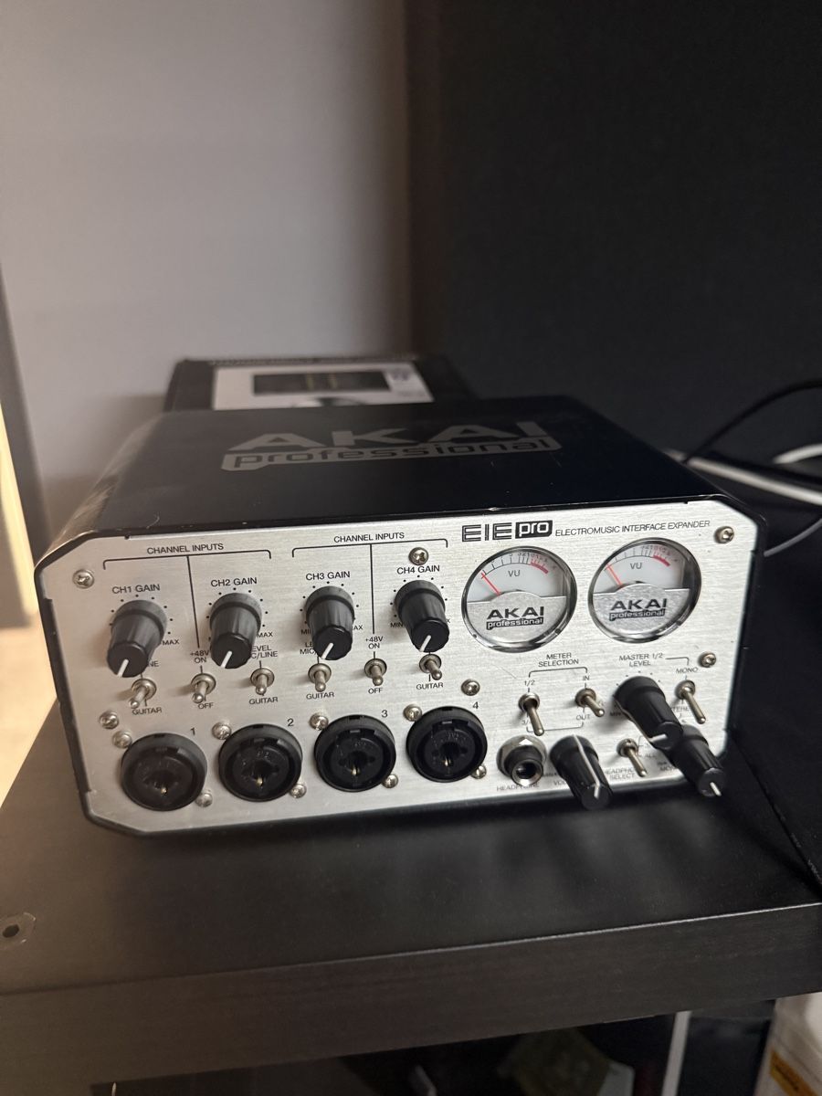 Akai Studioequipment: Akai Professional EIE Pro – USB Audio Interface – Gebraucht aus Rain von grmv
