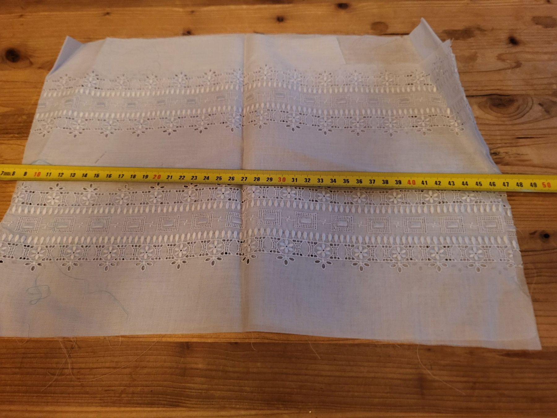 Stoffe: Verschiedene, bestickte Spitzenstoffreste – Neu (gemäss Beschreibung) aus Guggisberg von Aegertenlehn 6